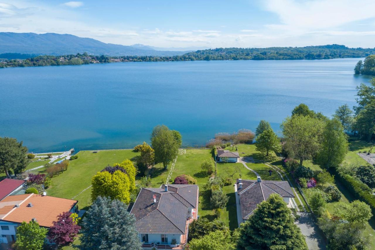 Villa Martine Au Bord Du Lac - Happy Rentals Cadrezzate Ngoại thất bức ảnh