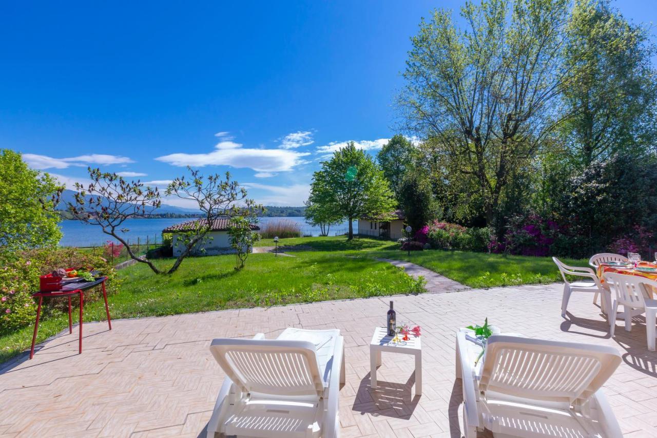 Villa Martine Au Bord Du Lac - Happy Rentals Cadrezzate Ngoại thất bức ảnh