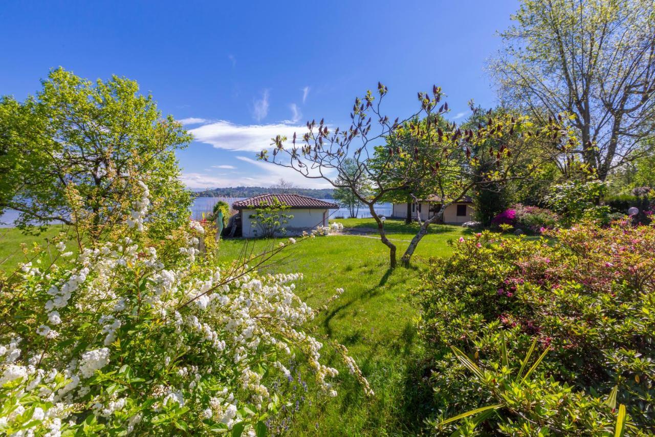 Villa Martine Au Bord Du Lac - Happy Rentals Cadrezzate Ngoại thất bức ảnh