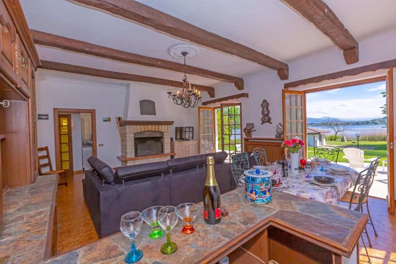 Villa Martine Au Bord Du Lac - Happy Rentals Cadrezzate Ngoại thất bức ảnh
