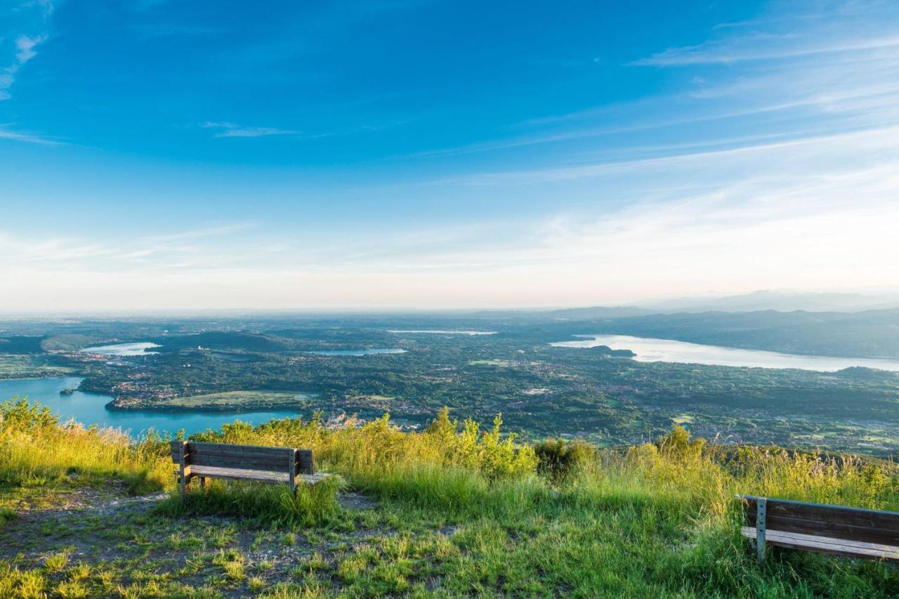Villa Martine Au Bord Du Lac - Happy Rentals Cadrezzate Ngoại thất bức ảnh