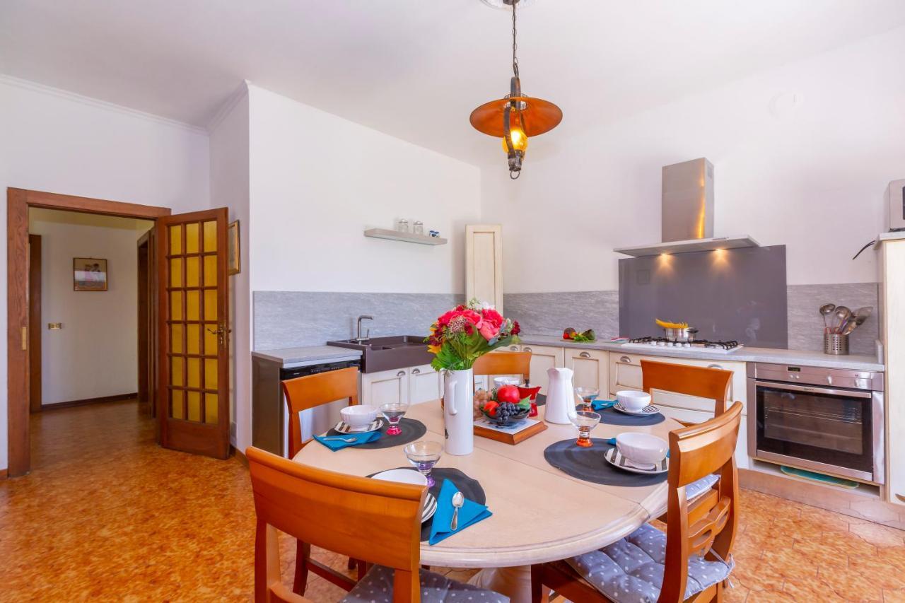 Villa Martine Au Bord Du Lac - Happy Rentals Cadrezzate Ngoại thất bức ảnh